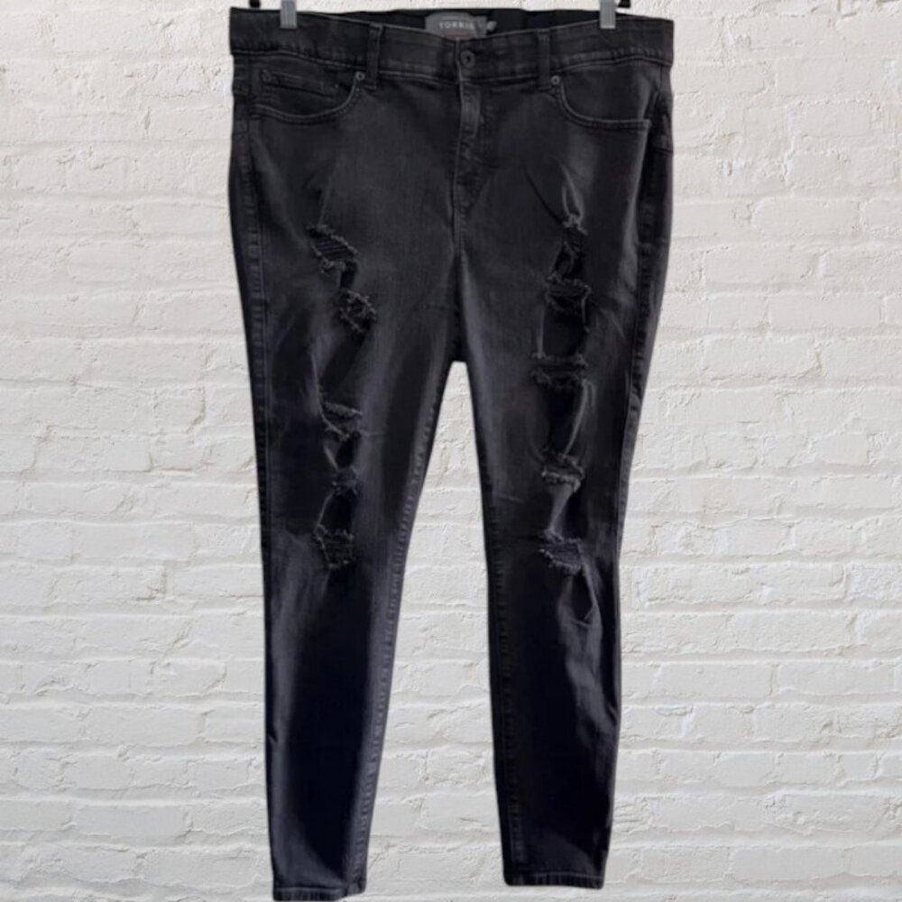 20R Torrid Women's Ripped Bombshell Skinny Jeans NWOT